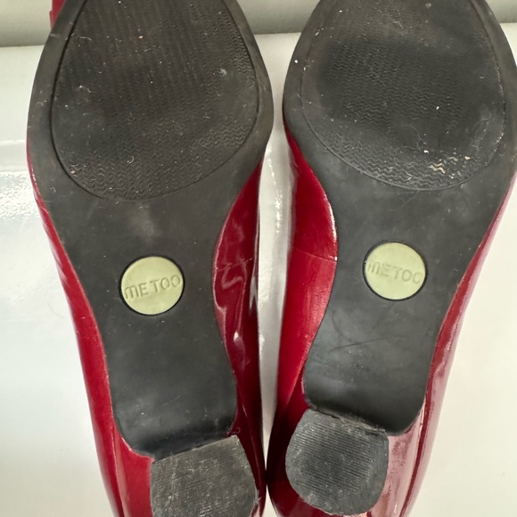 Me Too Carla Red Patent Leather Heels with Bows - Picture 4 of 5